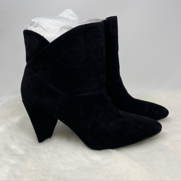 NWT GC Black Suede Ankle Boots in it’s original Box. - Picture 5 of 6